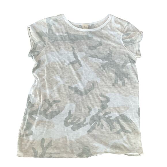We the Free Camouflage Tee White and Gray Size Large - Picture 1 of 7